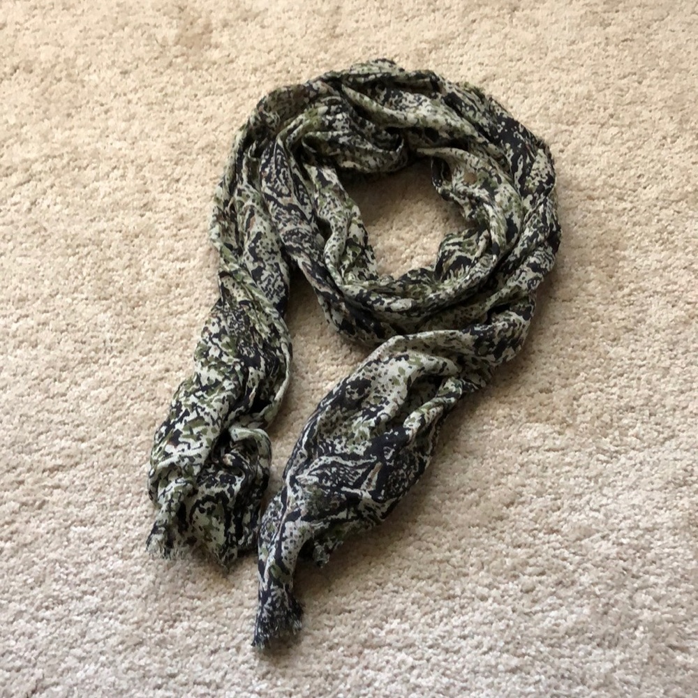 Scarf!